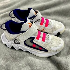 💕🩵EUC NIKE NO TIES🩵💕